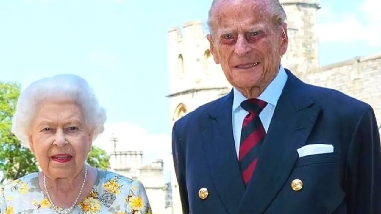 Isabel II junto a su esposo el pr&iacute;ncipe Felipe de Edimburgo. Palacio de Buckingham.