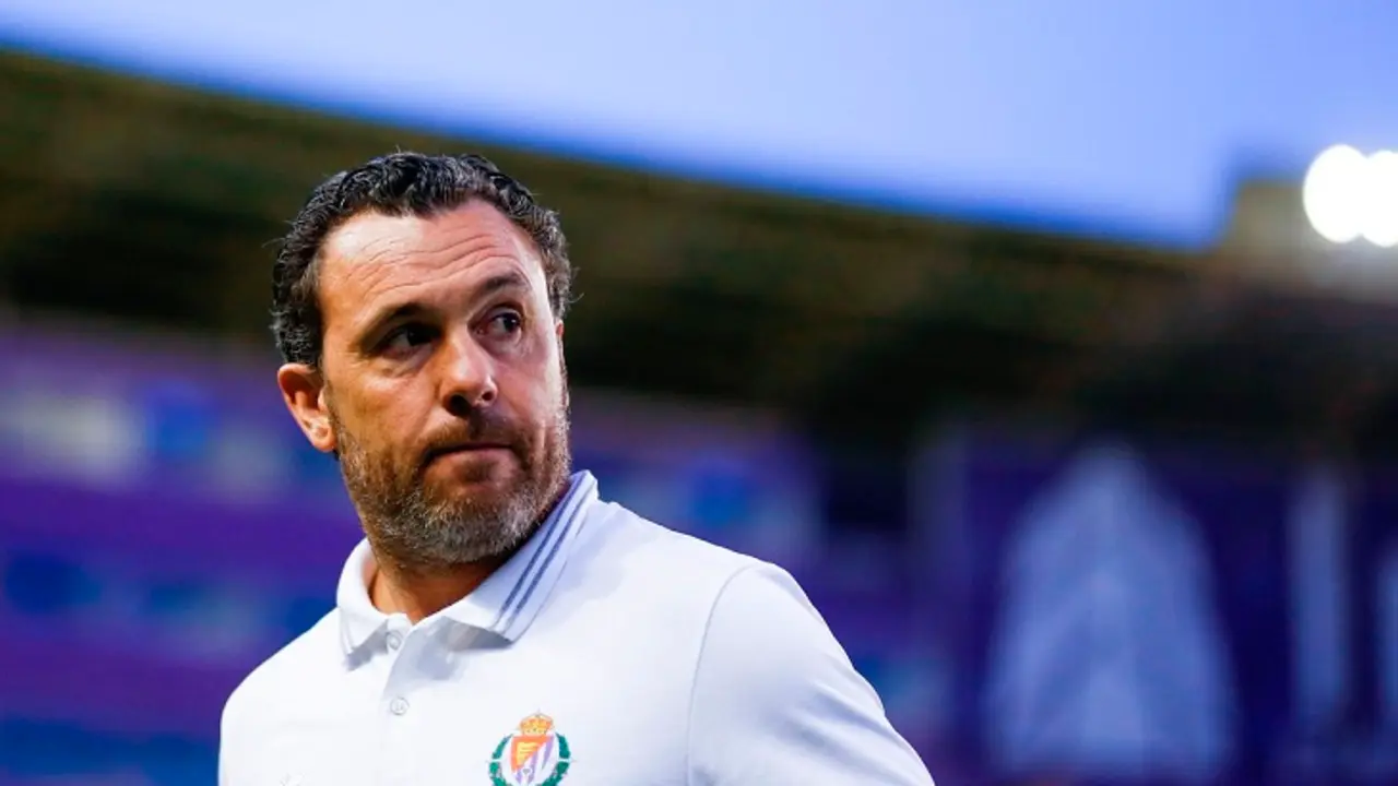 Sergio Gonz&aacute;lez, entrenador del Real Valladolid. / Twitter