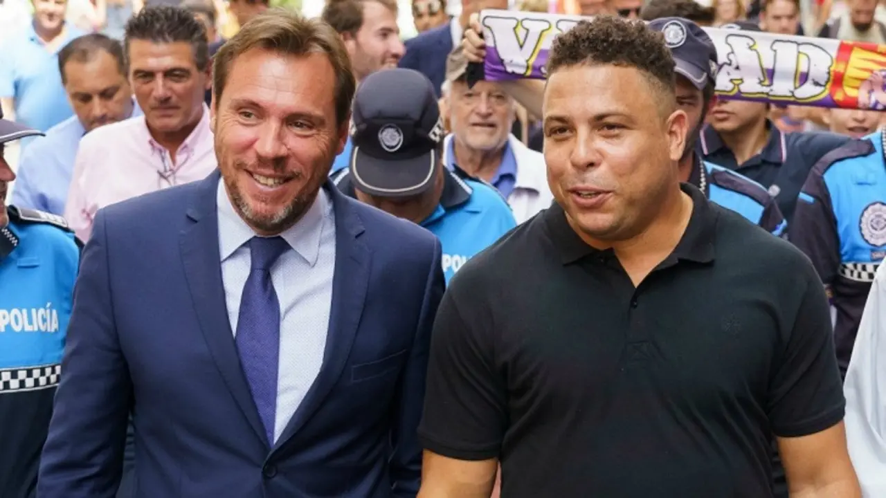 &Oacute;scar Puente, alcalde de Valladolid y Ronaldo Nazario, presidente del club pucelano. / Archivo Mundiario