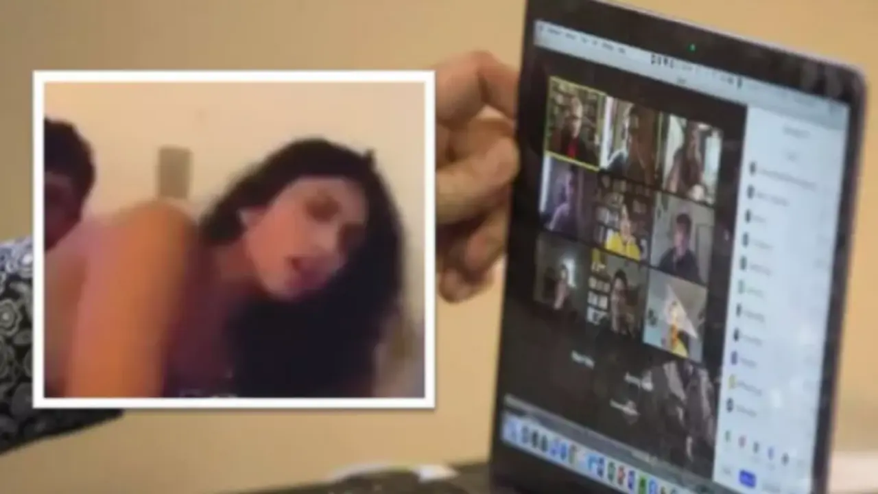 Joven teniendo sexo y una pantalla de notebook. / RRSS