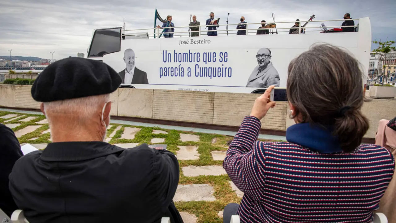Presentaci&oacute;n del libro de Jos&eacute; Besteiro sobre Cunqueiro en A Coru&ntilde;a. / Xurxo Lobato