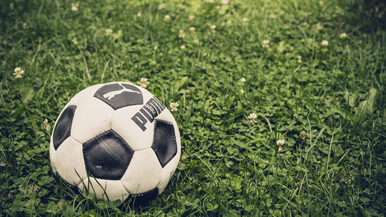 Bal&oacute;n de f&uacute;tbol. / Pixabay