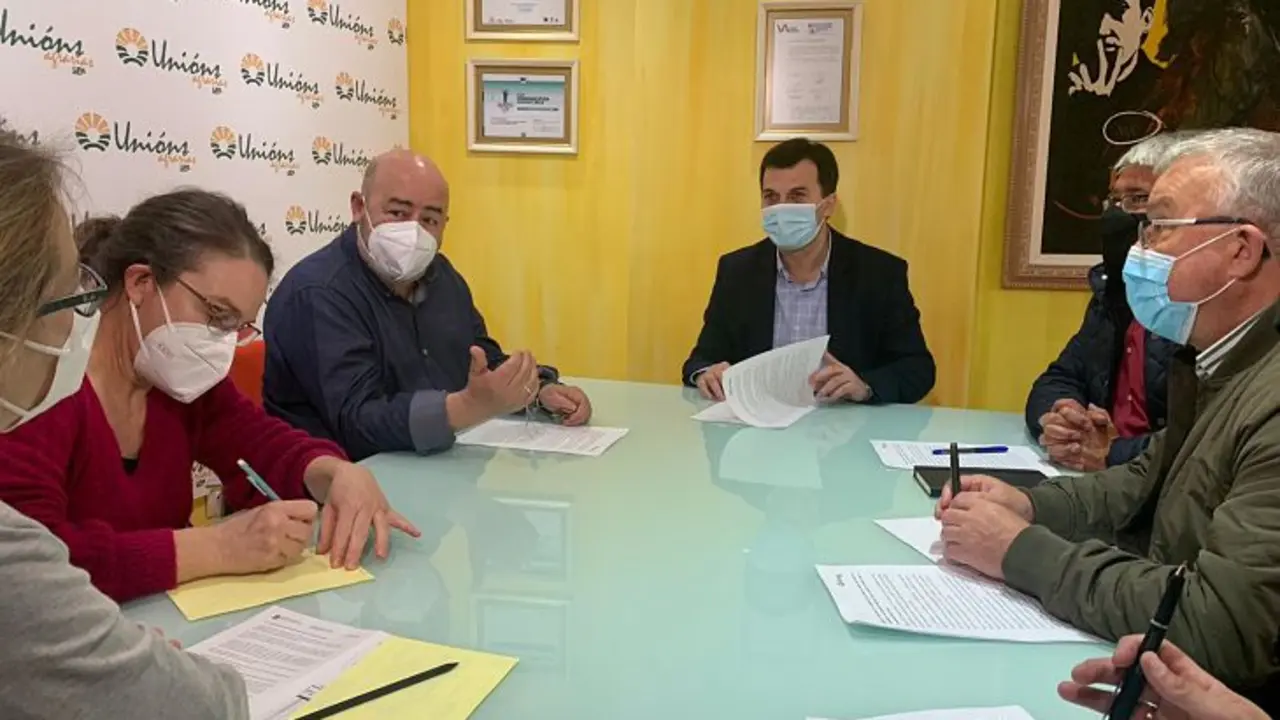 Gonzalo Caballero durante la reuni&oacute;n con Uni&oacute;ns Agrarias. / PSdeG-PSOE