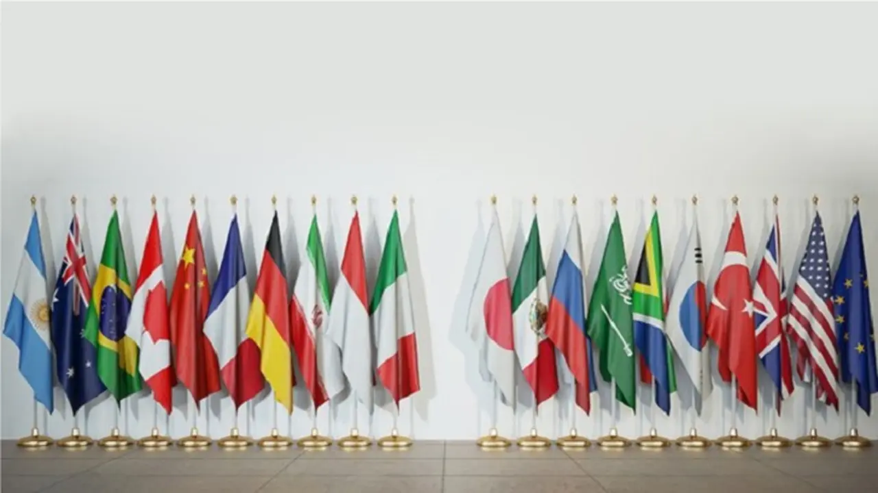 Banderas de pa&iacute;ses que participan en la cumbre del G20. / Twitter.com @g20org
