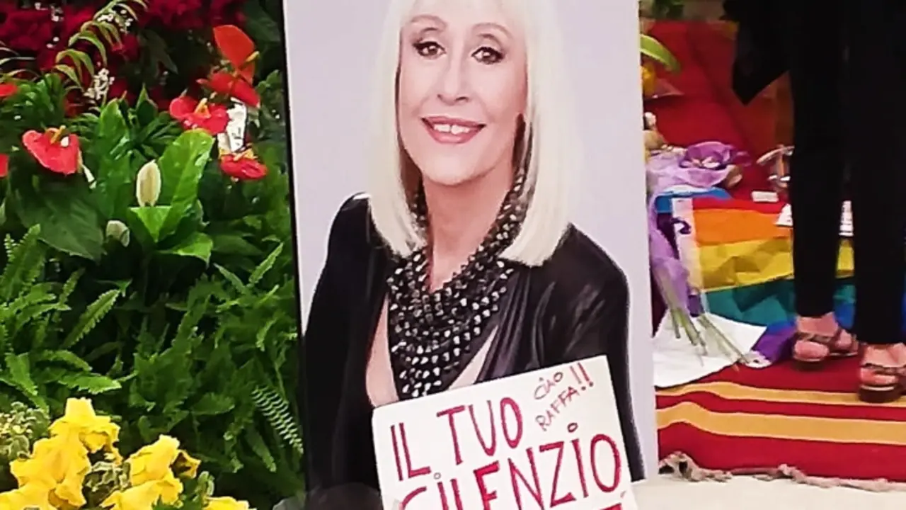 La foto de Raffaella Carr&agrave; en la capilla ardiente en el palacio del Campidoglio, Roma. / Instagram @berardino.lamberti