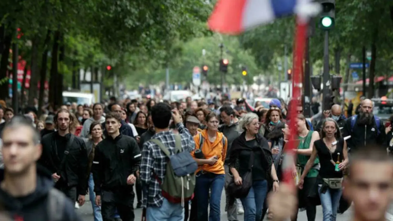 Protestas en Francia contra medidas de confinamiento. / rfi.fr
