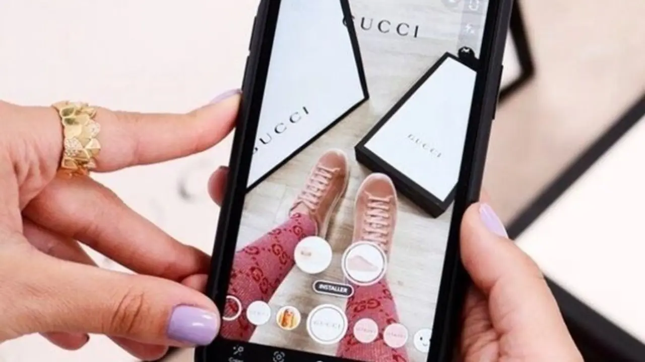 Captura de la prueba de unas zapatillas Gucci en colaboraci&oacute;n con Snapchat. / Stylus.