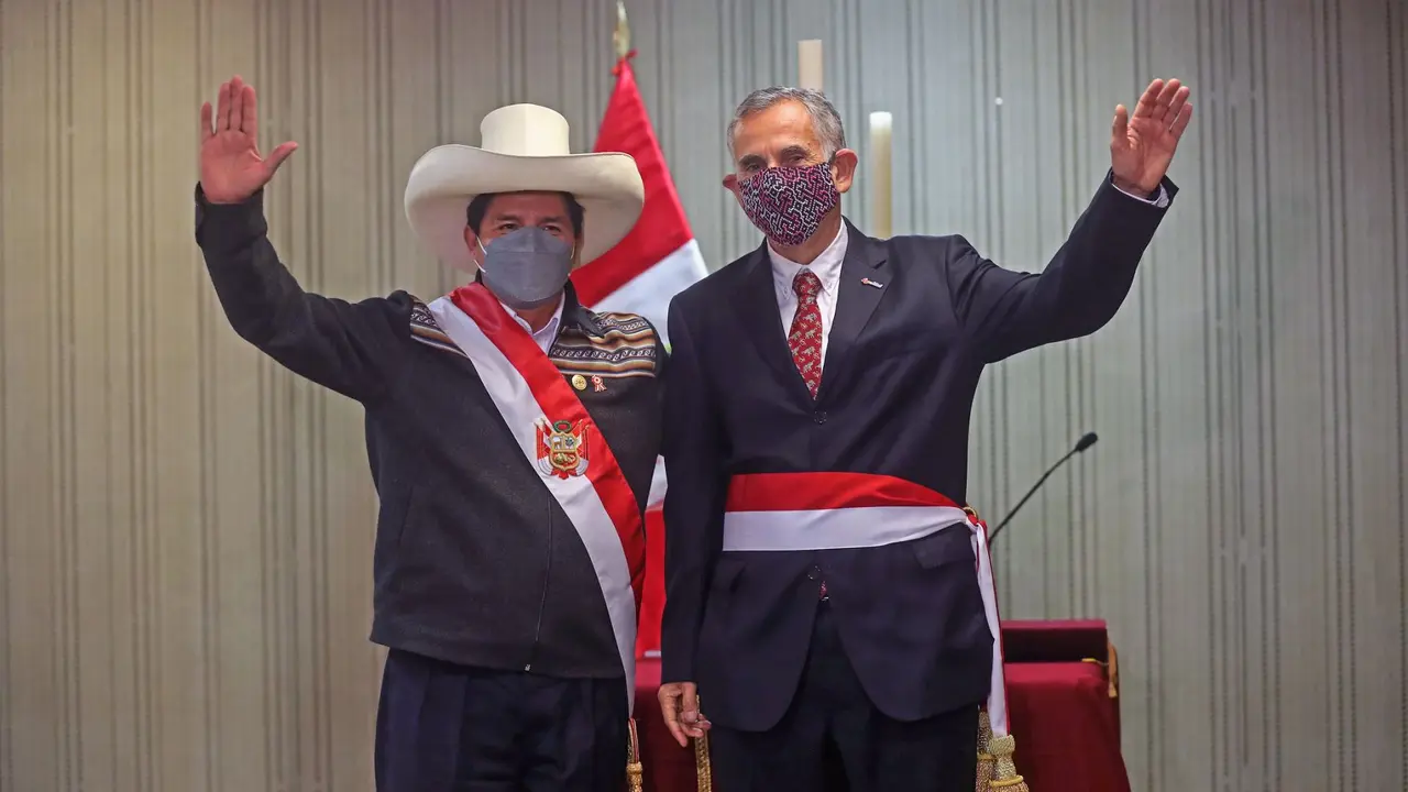 El presidente Pedro Castillo y el ministro de Econom&iacute;a, Pedro Francke. / Presidencia.