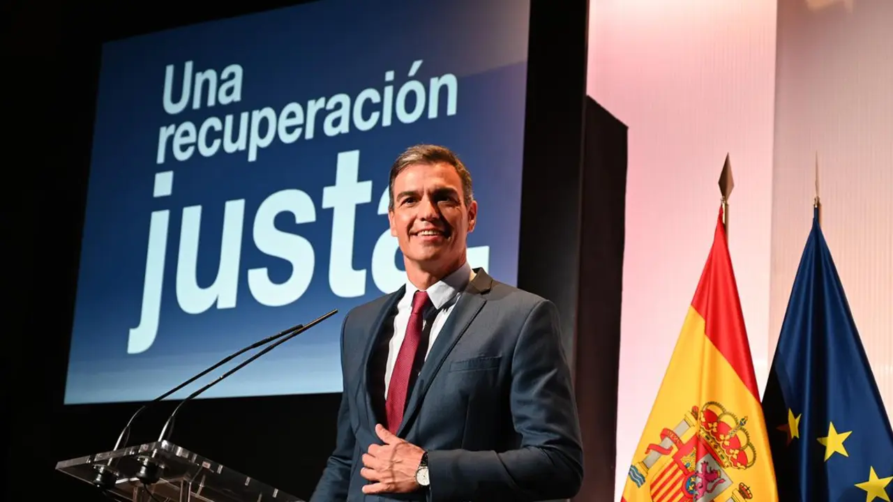 El presidente del Gobierno, Pedro S&aacute;nchez, durante la conferencia con la que abri&oacute; el curso pol&iacute;tico y present&oacute; los planes del Ejecutivo. / Pool Moncloa / Borja Puig de la Bellacasa