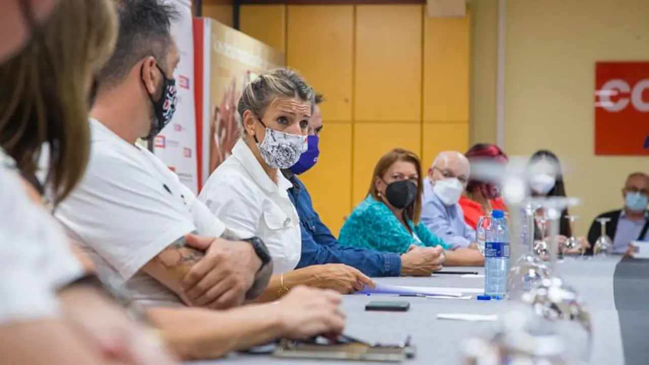 La ministra Yolanda D&iacute;az reunida con sindicatos. /@Yolanda_Diaz