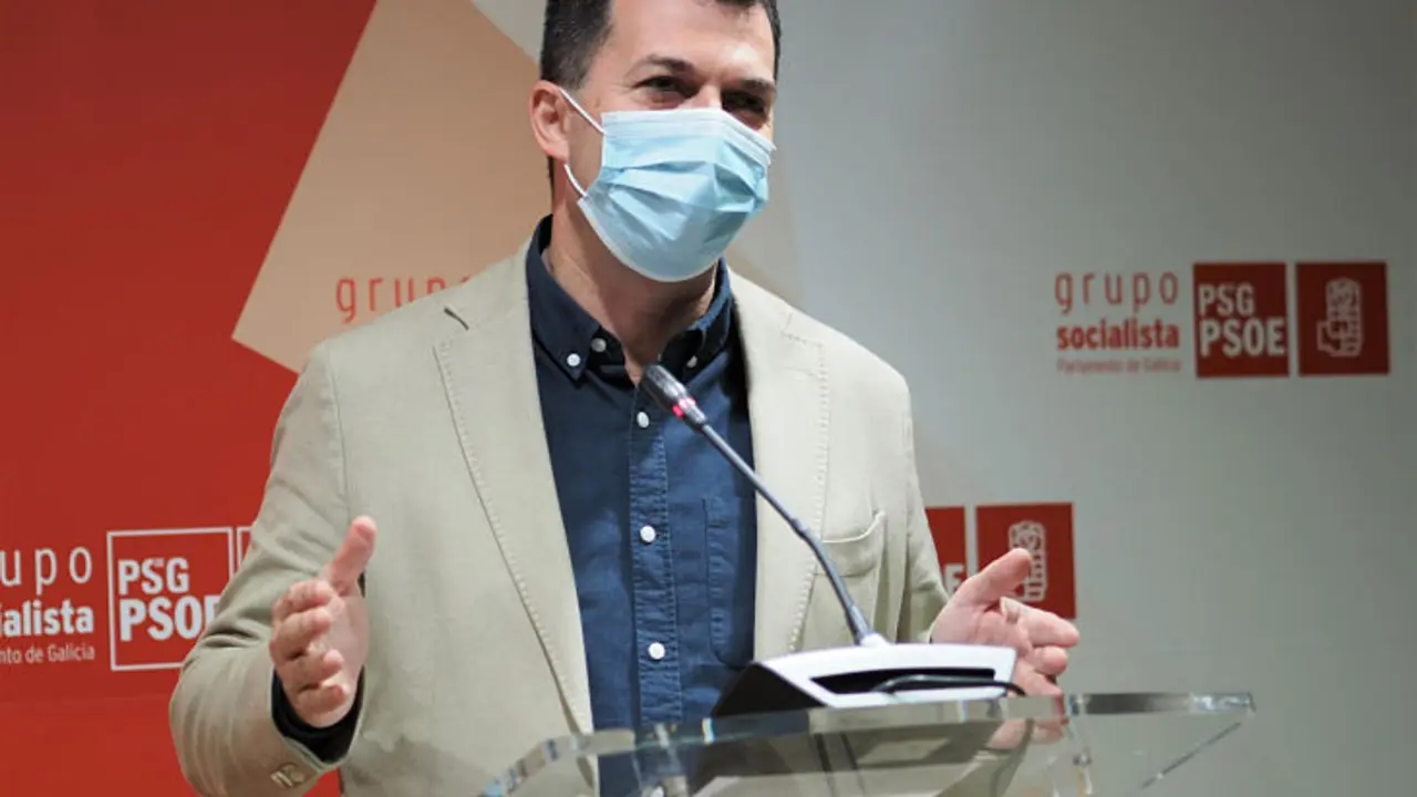 Gonzalo Caballero durante la rueda de prensa. / PSdeG-PSOE
