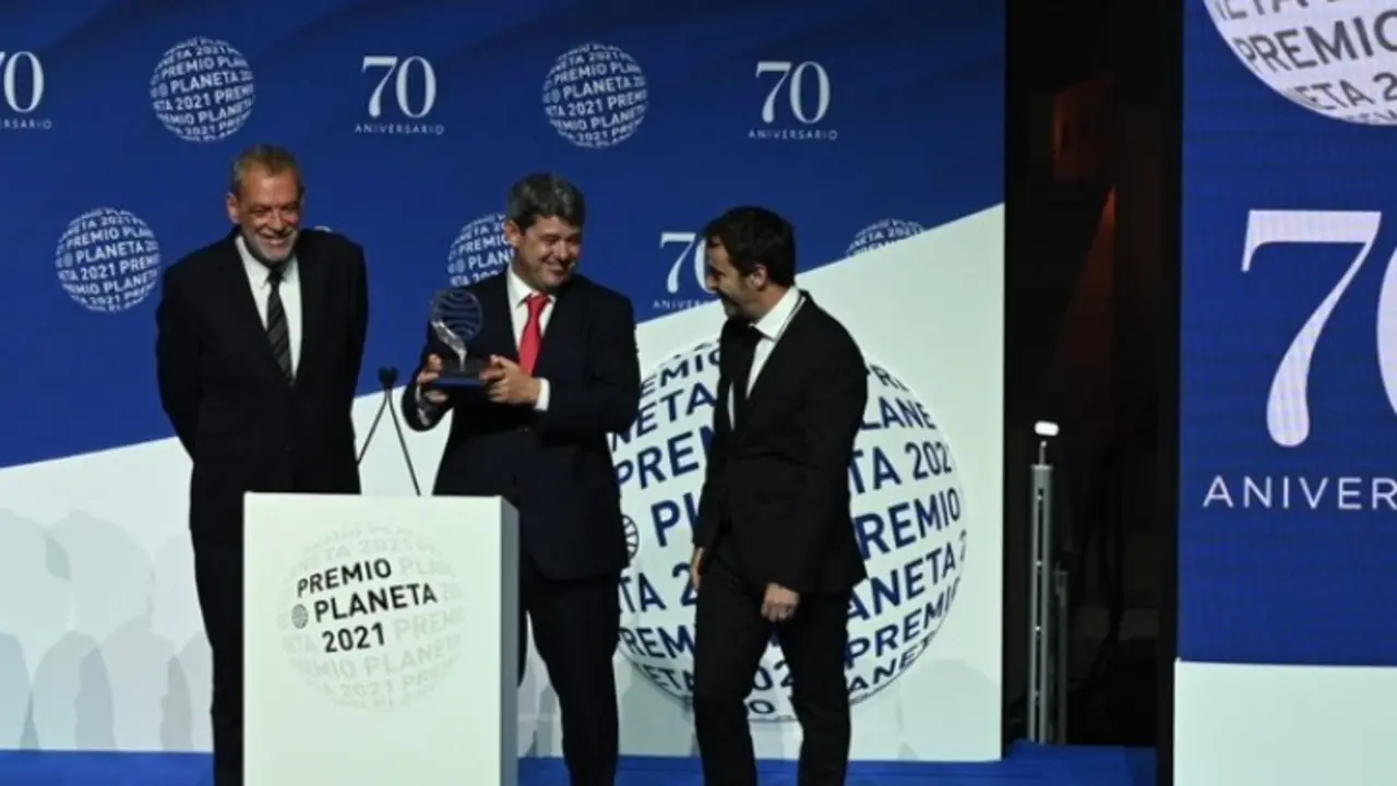 los ganadores del Premio Planeta Agust&iacute;n Mart&iacute;nez, Jorge D&iacute;az y Antonio Mercero. @Planetadelibros
