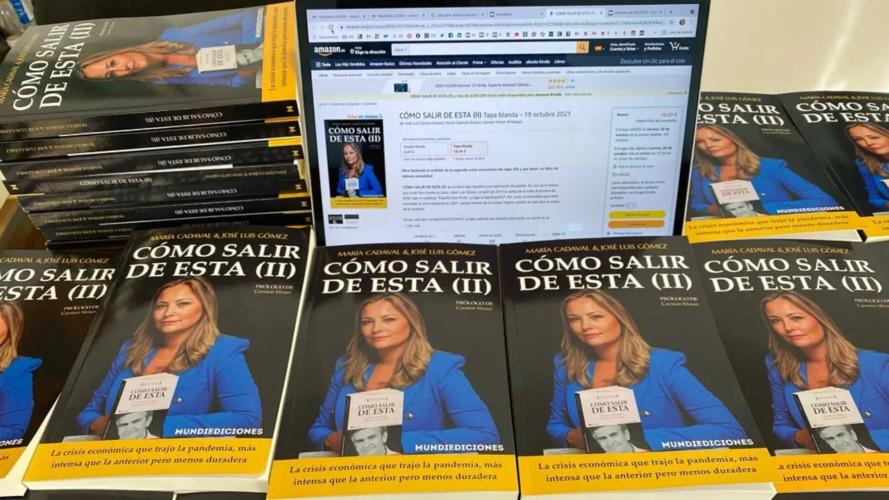 Ejemplares del libro Cómo salir de esta (II), de María Cadaval y José Luis Gómez. / Mundiediciones