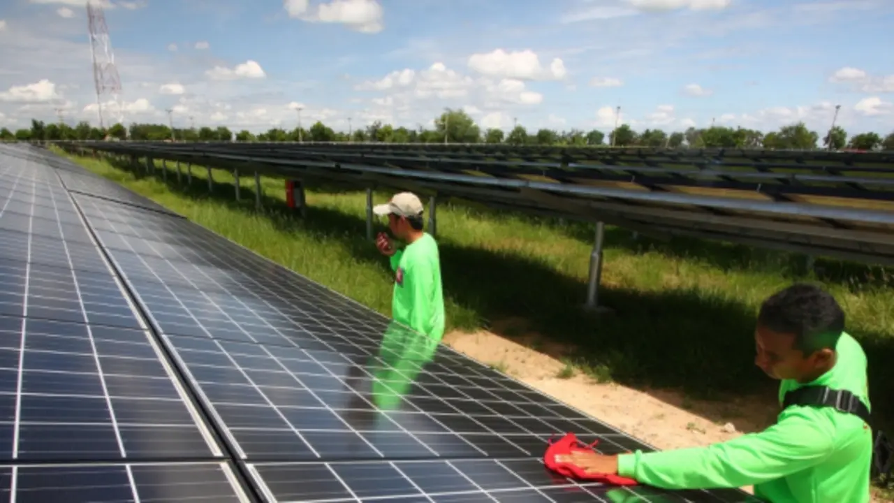 Paneles solares. / Archivo