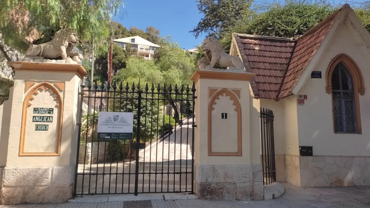Entrada al Cementerio Ingl&eacute;s