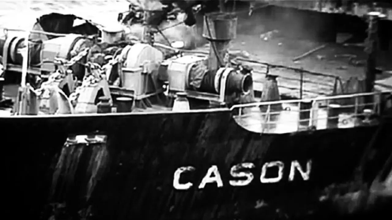 Imagen de TV de 1987 del incendio en el carguero Cas&oacute;n en la costa de Fisterra.