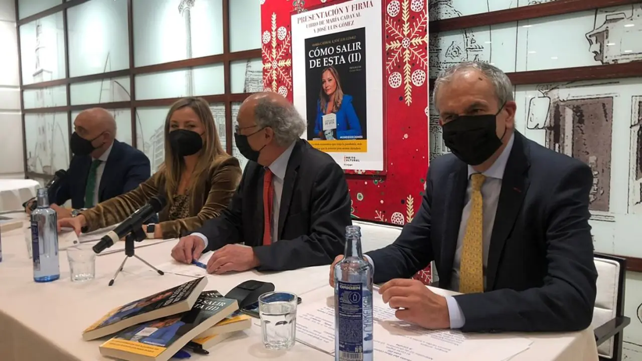 Pati Blanco, María Cadaval, Fernando González Laxe y José Luis Gómez. / Xurxo Lobato