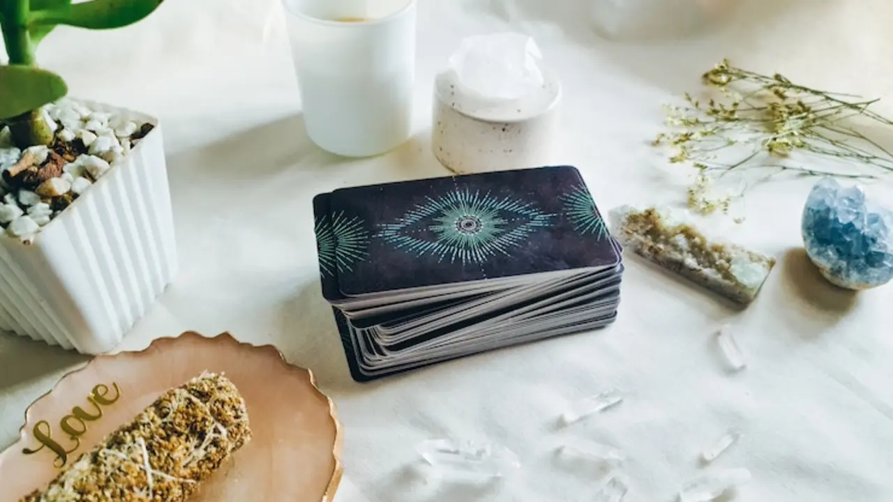 Tarot. / Edz Norton en Unsplash