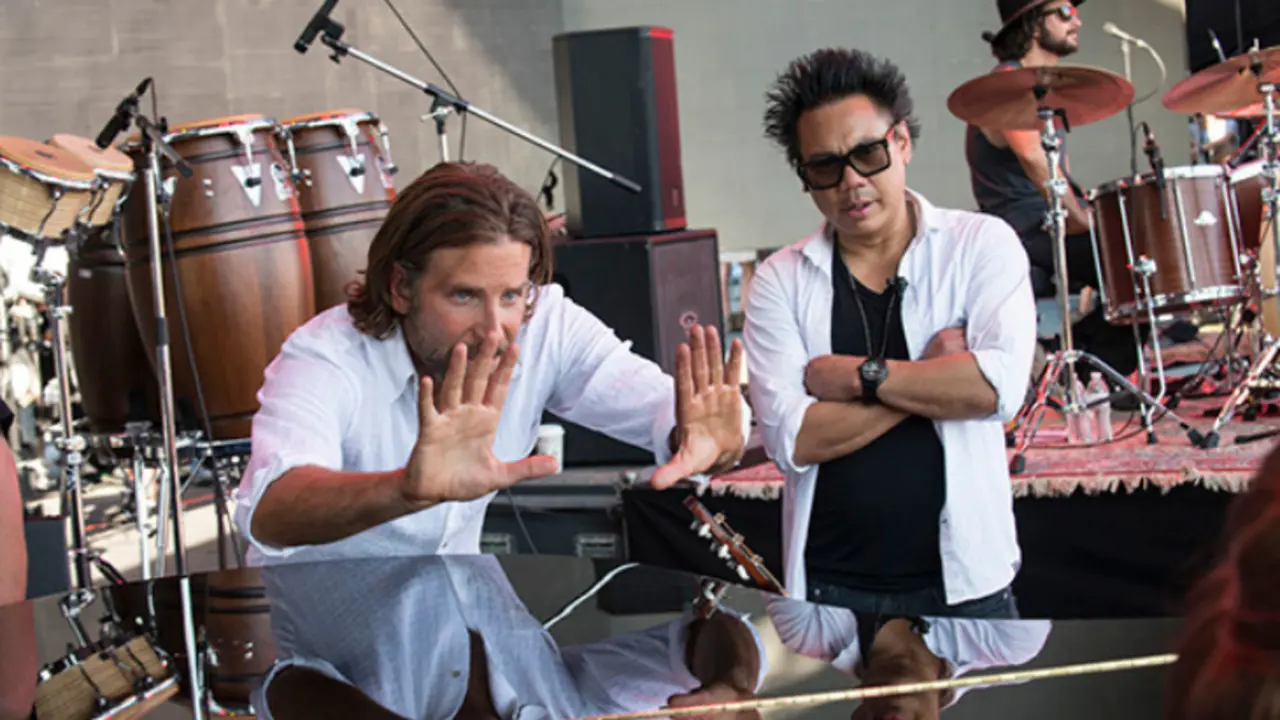 Bradley Cooper dirigiendo. / RRSS.
