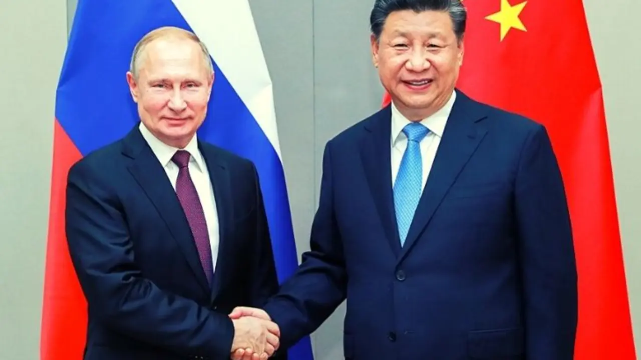 Vlad&iacute;mir Putin, presidente de Rusia, y Xi Jinping, presidente de China. / RR SS