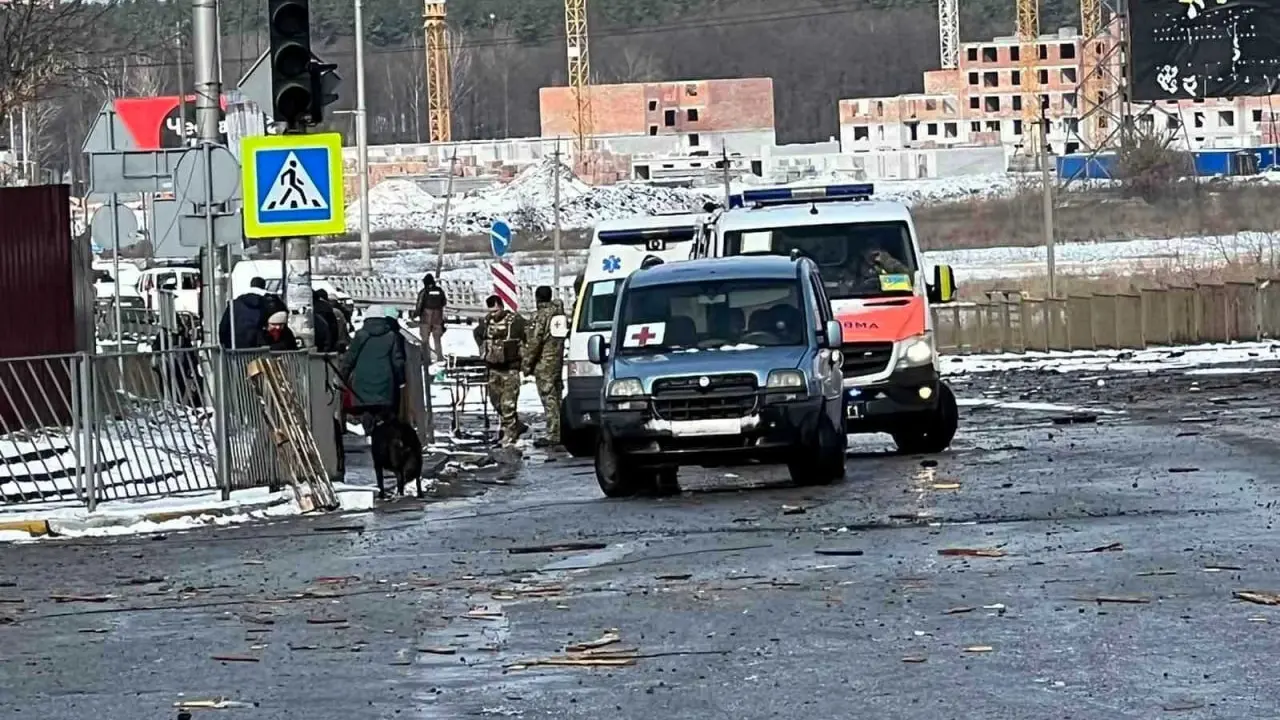 Convoy de veh&iacute;culos en evacuaci&oacute;n de Sumy. / Servicio Estatal de Comunicaciones Especiales y Protecci&oacute;n de la Informaci&oacute;n de Ucrania
