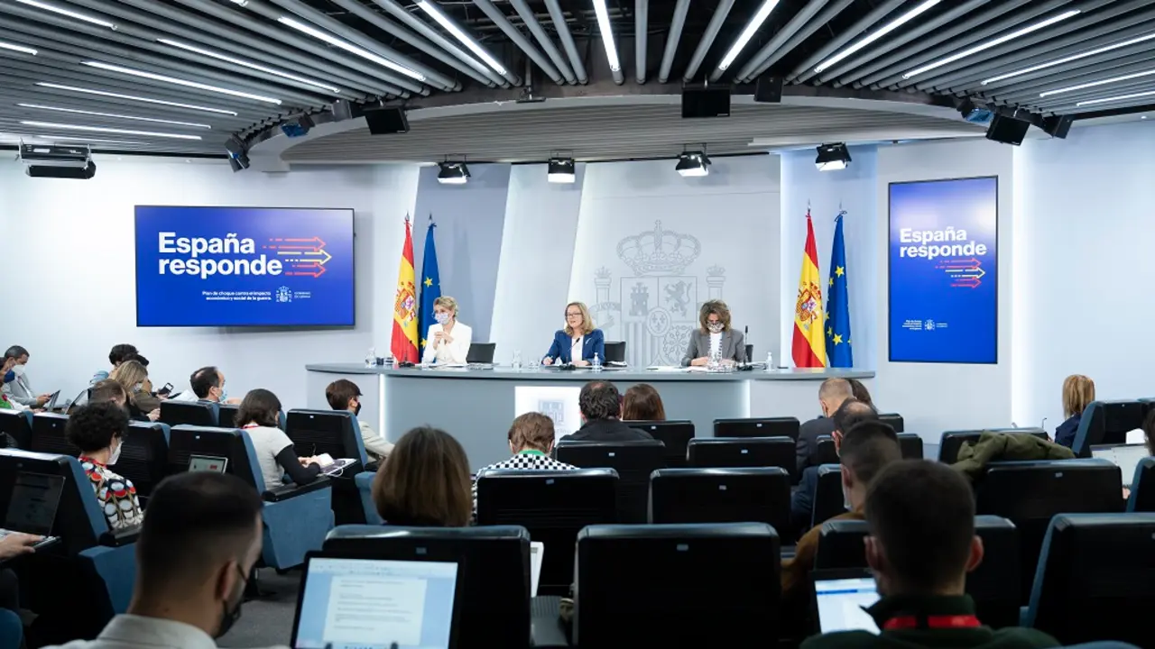 Comparecencia de tres ministras. / Mundiario
