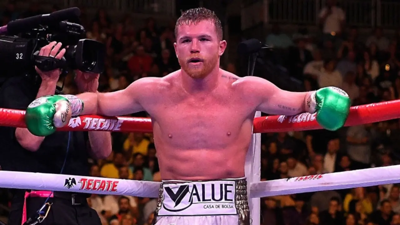 Canelo &Aacute;lvarez, boxeador. RR SS