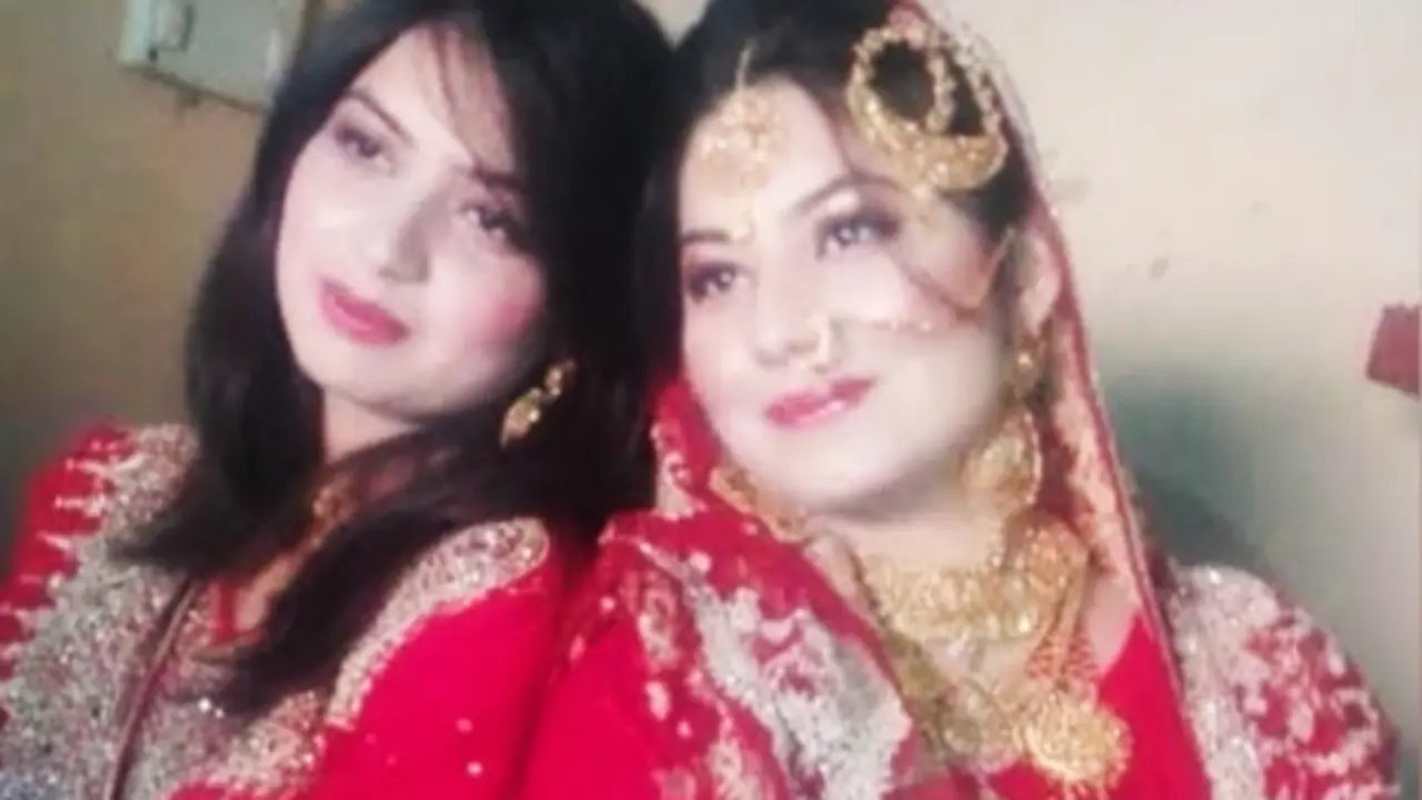 Arooj y Aneesa Abbas, hermanas asesinadas en Pakist&aacute;n. RR SS