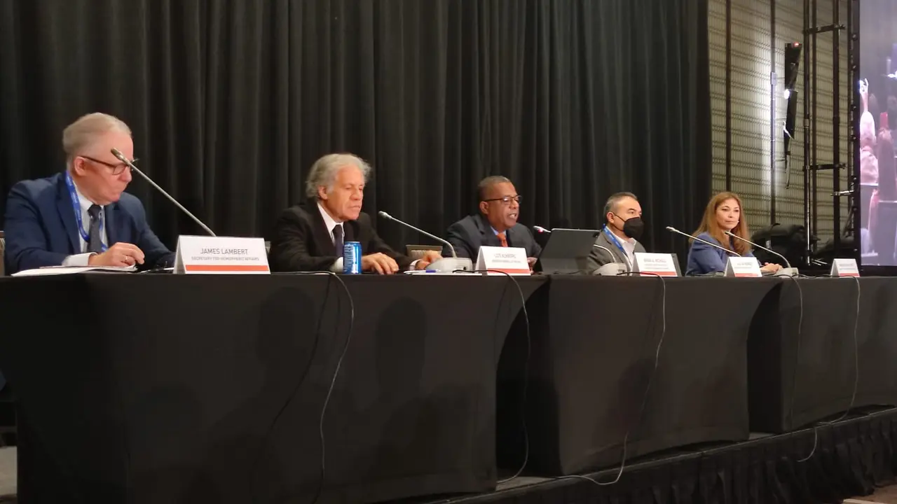 El secretario general de la OEA en la IX Cumbre de las Am&eacute;ricas. - @AlmagroOEA