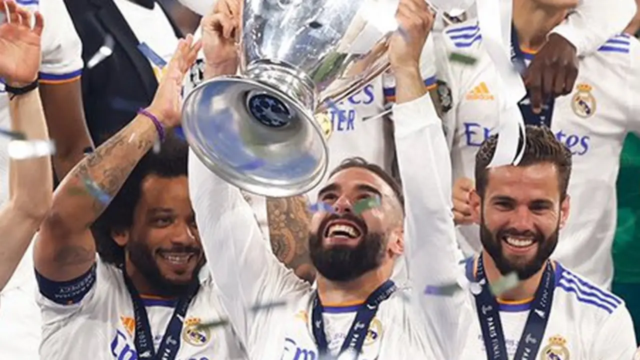 Marcelo junto con Dani Carvajal y Nacho en la celebraci&oacute;n del t&iacute;tulo de Champions League. / @DaniCarvajal92