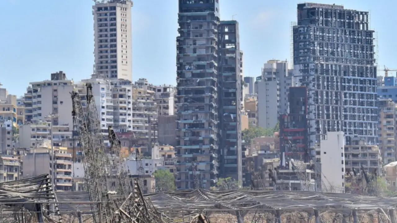 Vista del &aacute;rea del puerto de Beirut destrozada por la explosi&oacute;n. / OCHA
