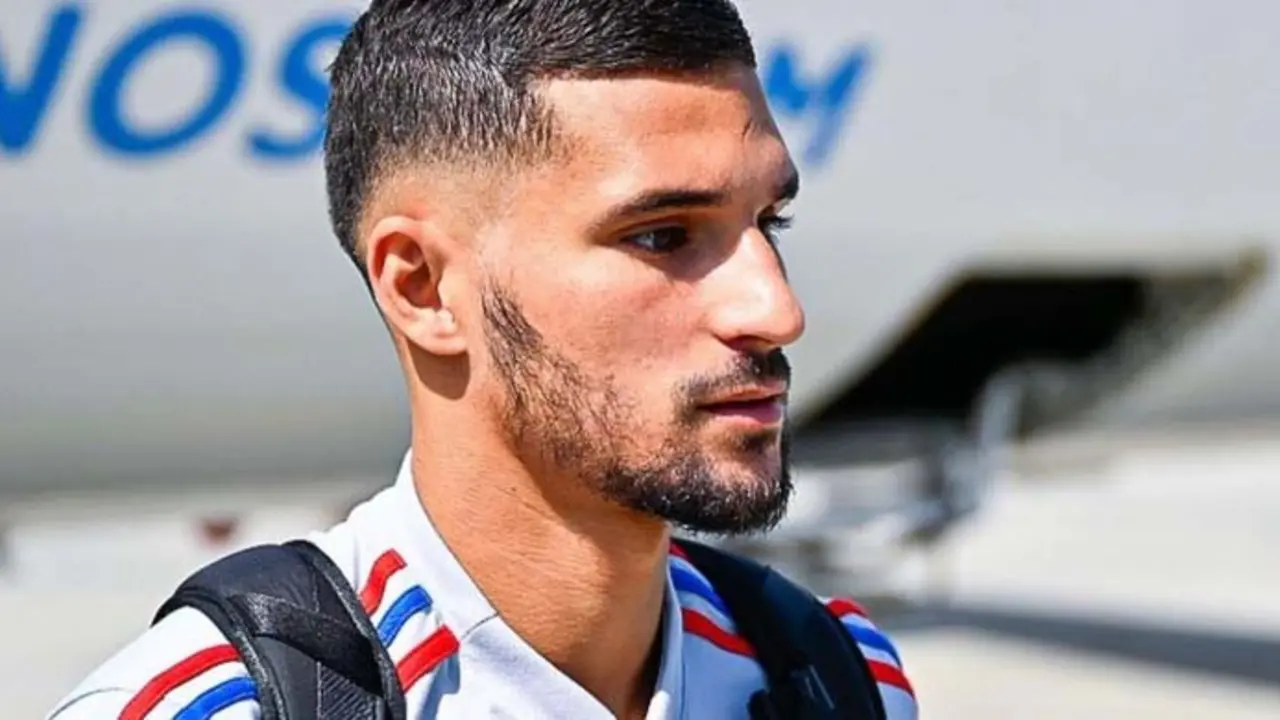 Houssem Aouar, futbolista franc&eacute;s del Olympique Lyon. / @HoussemAouar