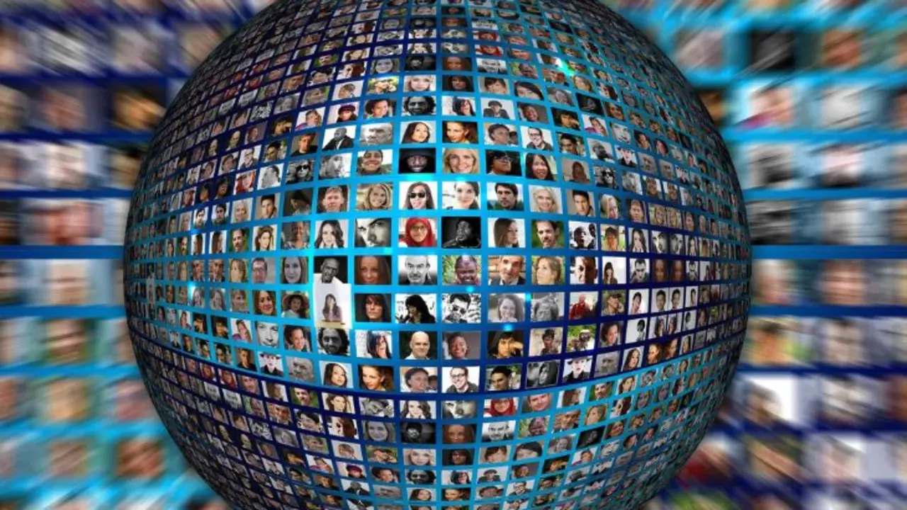 Globalizaci&oacute;n y mundo digital. / Autor.