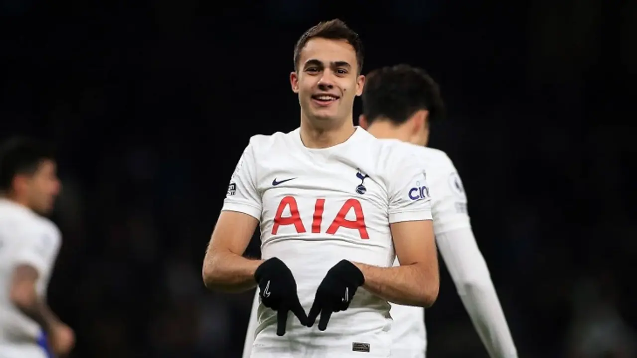 Sergio Reguil&oacute;n, lateral izquierdo del Tottenham Hotspur. / Football Today