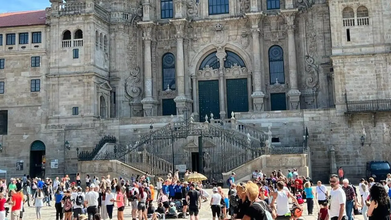 Turismo masivo en Compostela. / Mundiario