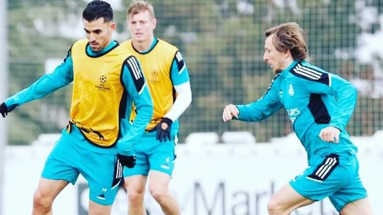 Dani Ceballos, Toni Kroos y Luka Modric durante un entrenamiento del Real Madrid. / @danifuli10