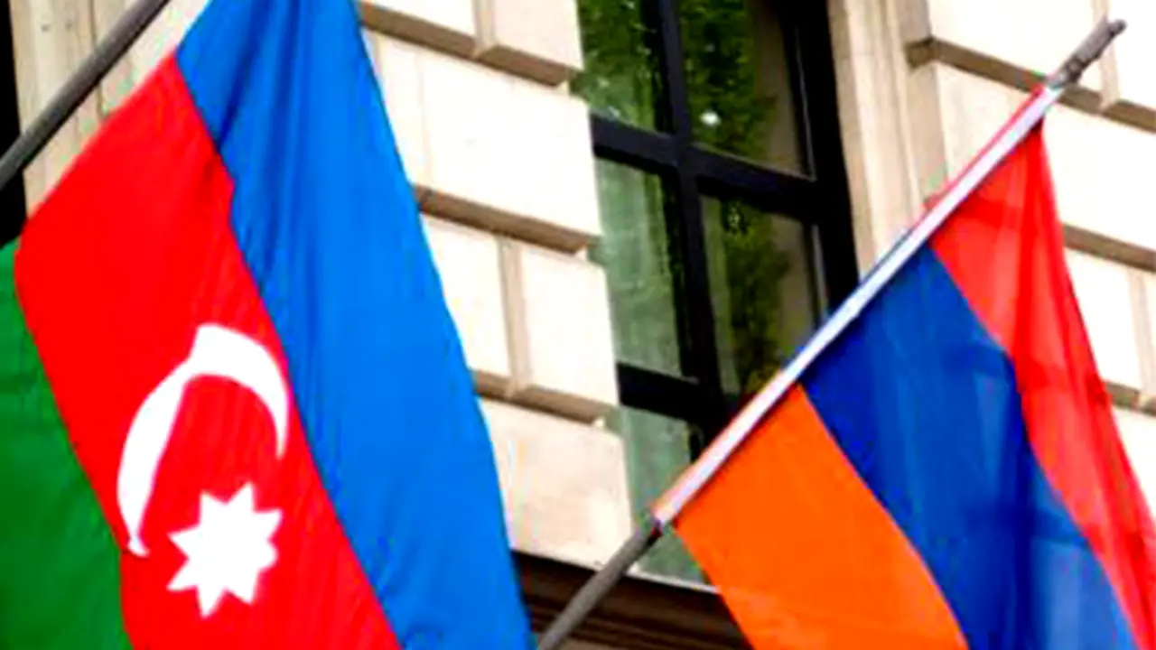 Banderas de Armenia y Azerbaiy&aacute;n. RR SS.