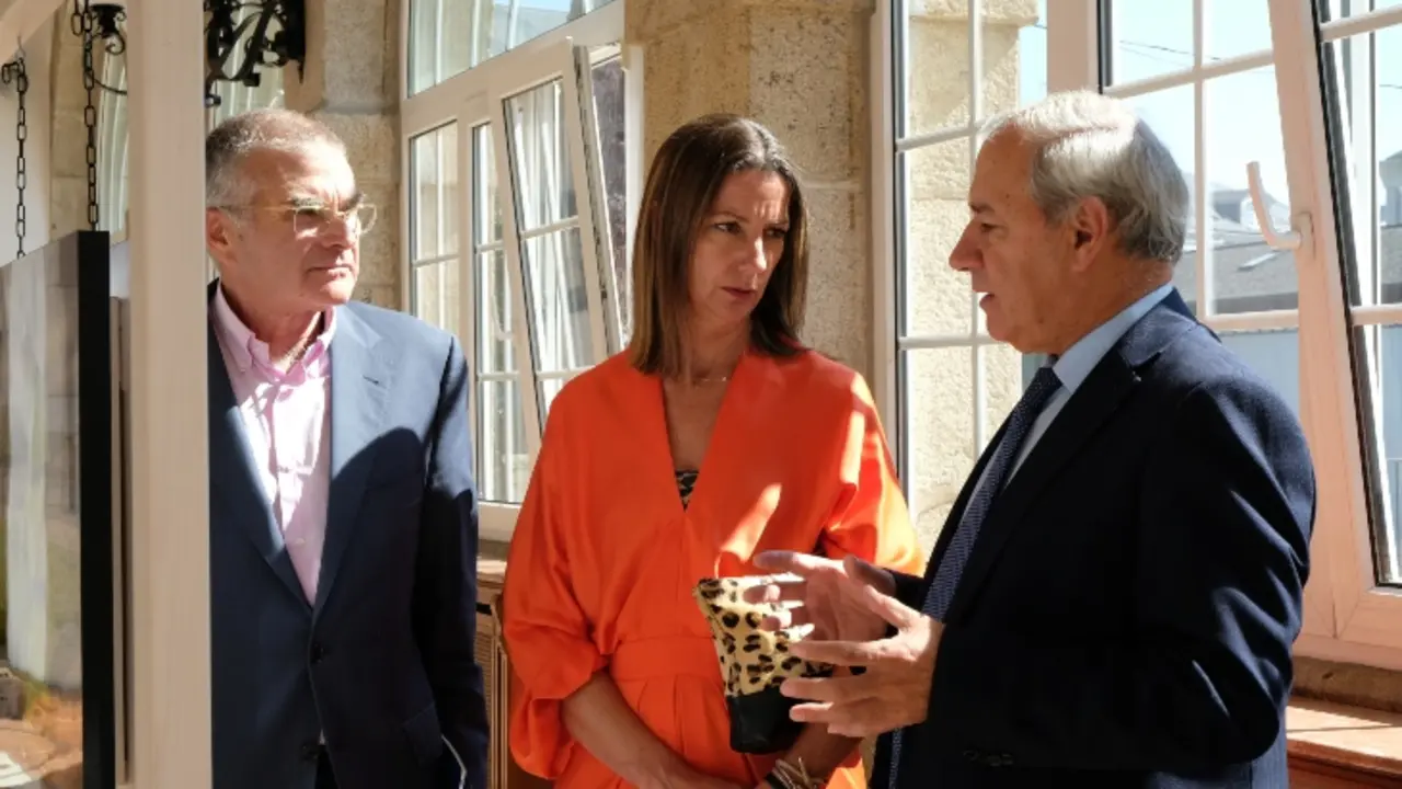 V&aacute;zquez Freire, M&eacute;ndez y Tom&eacute;, no Pazo de San Marcos