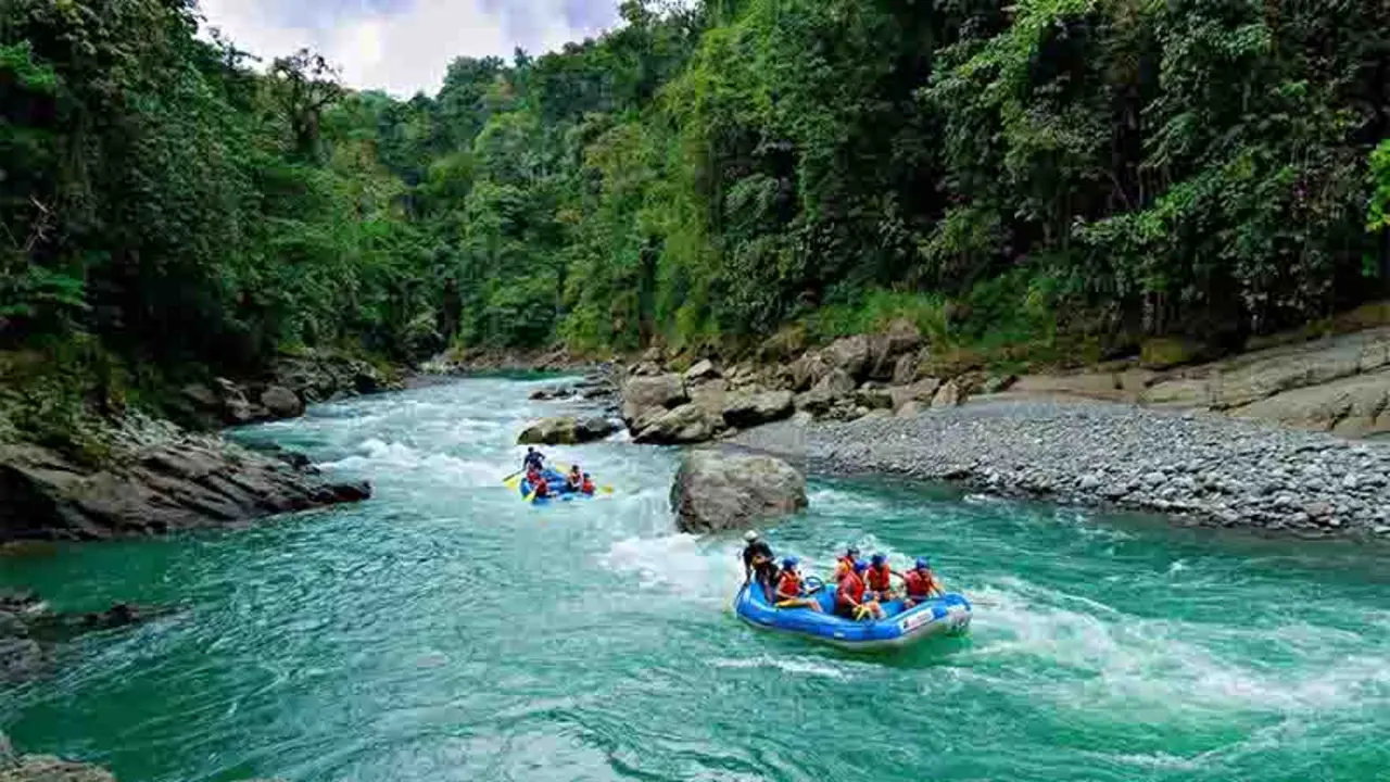 Turismo Costa Rica. / RR SS