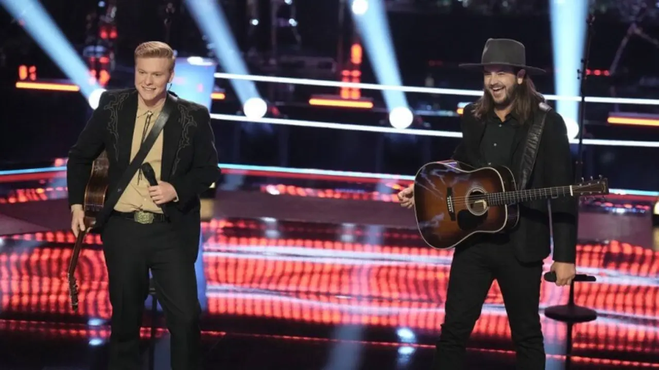 Austin Montgomery y Tanner Fussel en The Voice. / NBC