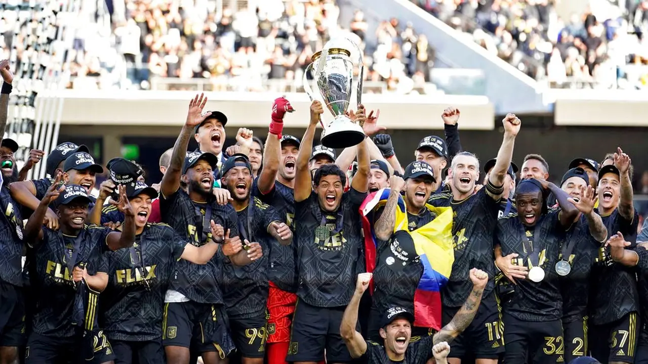 Los &Aacute;ngeles Football Club. / RR SS