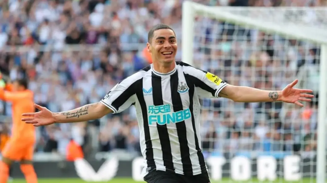 Miguel Almir&oacute;n, uno de los jugadores m&aacute;s destacados del Newcastle en la actual temporada. / @NUFC