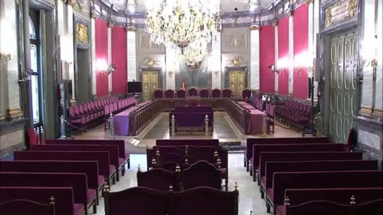 imagenes-sala-plenos-vacia-donde-celebrara-juicio-del-1-o-partir-del-febrero-tribunal-supremo-1549376092660 [640x480]