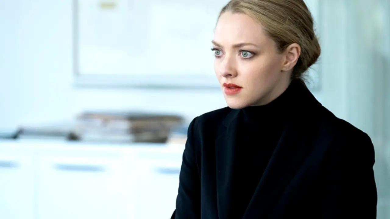 Amanda Seyfried como Elizabeth Holmes en The Dropout.  Disney+