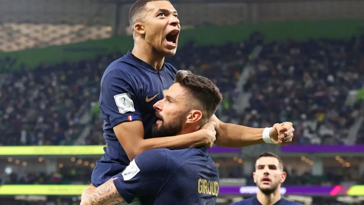 Francia a cuartos de final. / RR SS