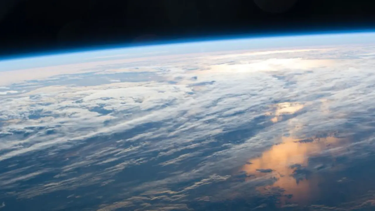 La capa de ozono vista desde el espacio. / NASA.