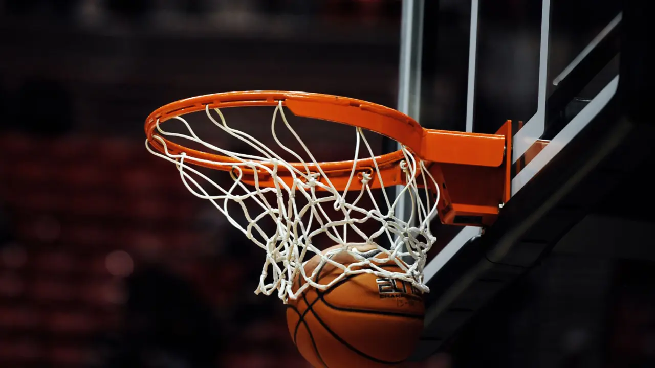 Basketball. / RR SS