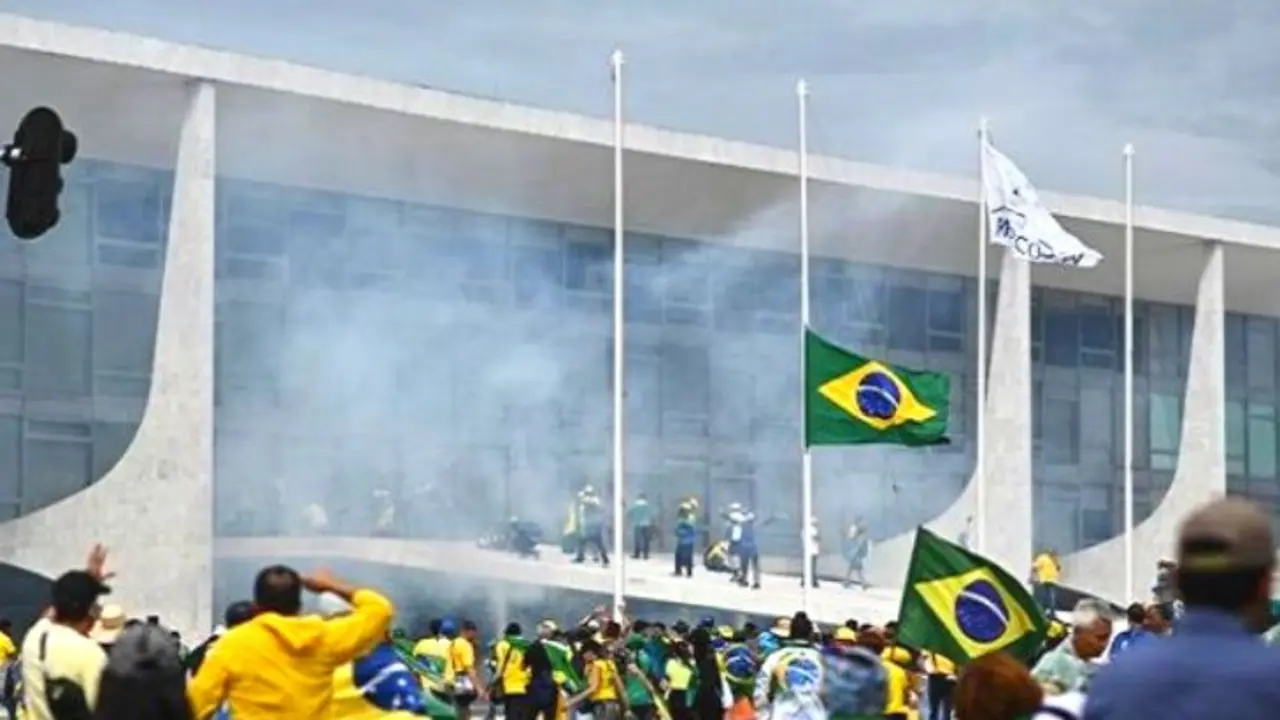Asalto a las sedes de los poderes del Estado en Brasil. / RR SS.