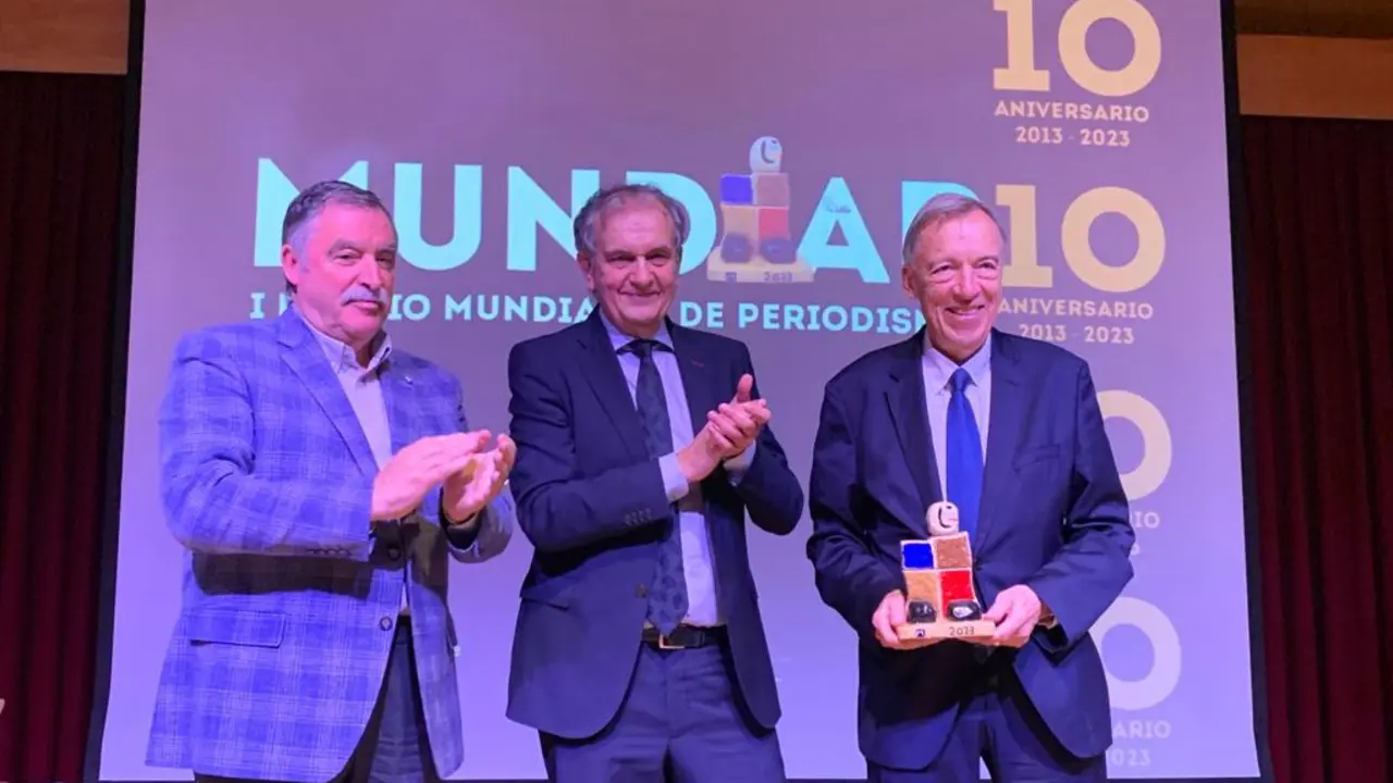 &Aacute;ngel Garc&iacute;a Seoane, Jos&eacute; Luis G&oacute;mez y Carsten Moser. / Xurxo Lobato
