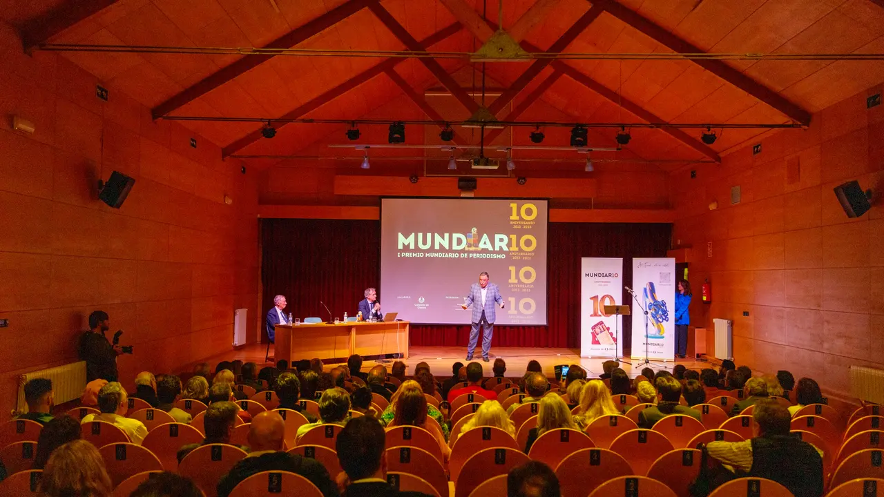 Intervenci&oacute;n del Alcalde de Oleiros en el X Aniversario de MUNDIARIO. / Xurxo Lobato